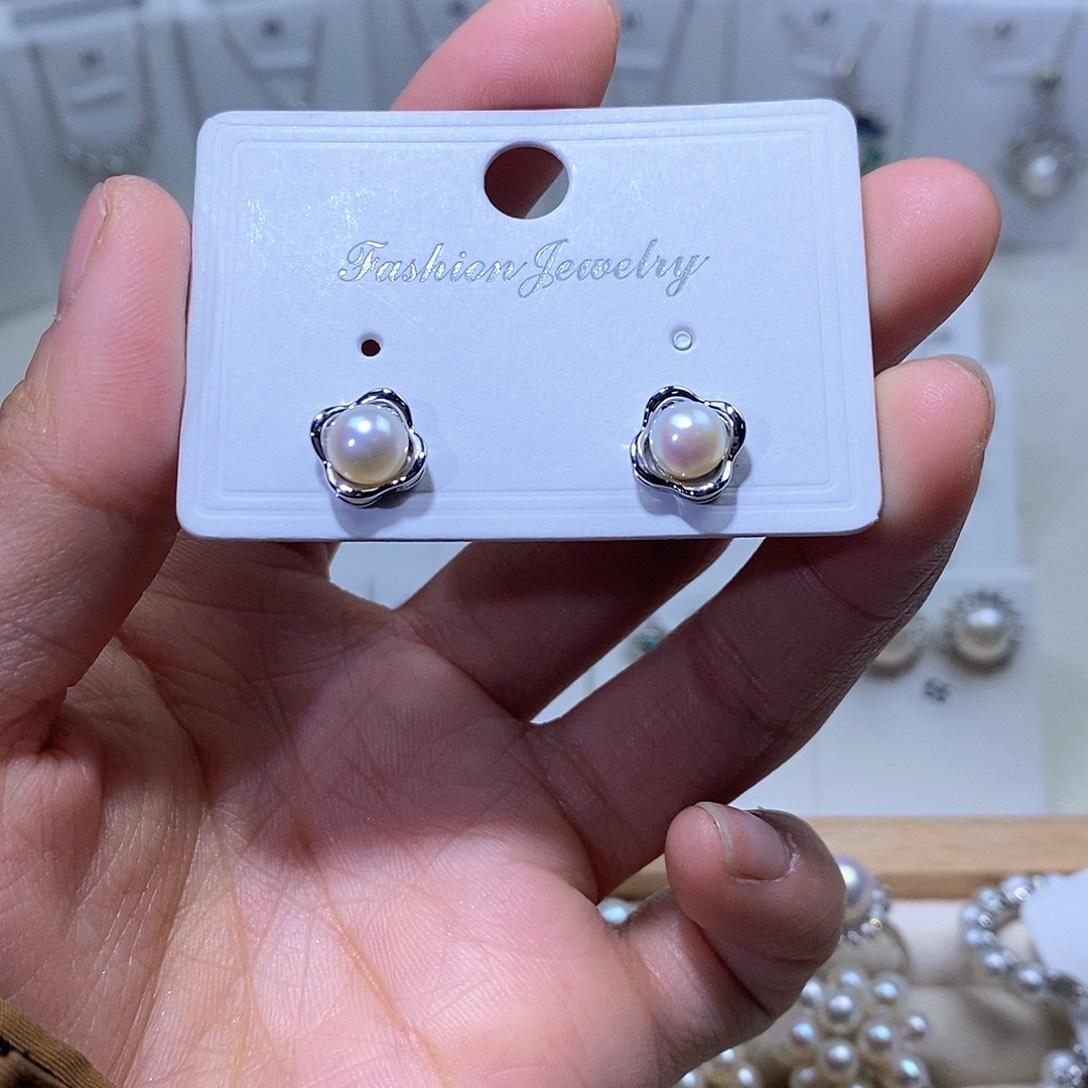 淡水珍珠耳饰未镶嵌