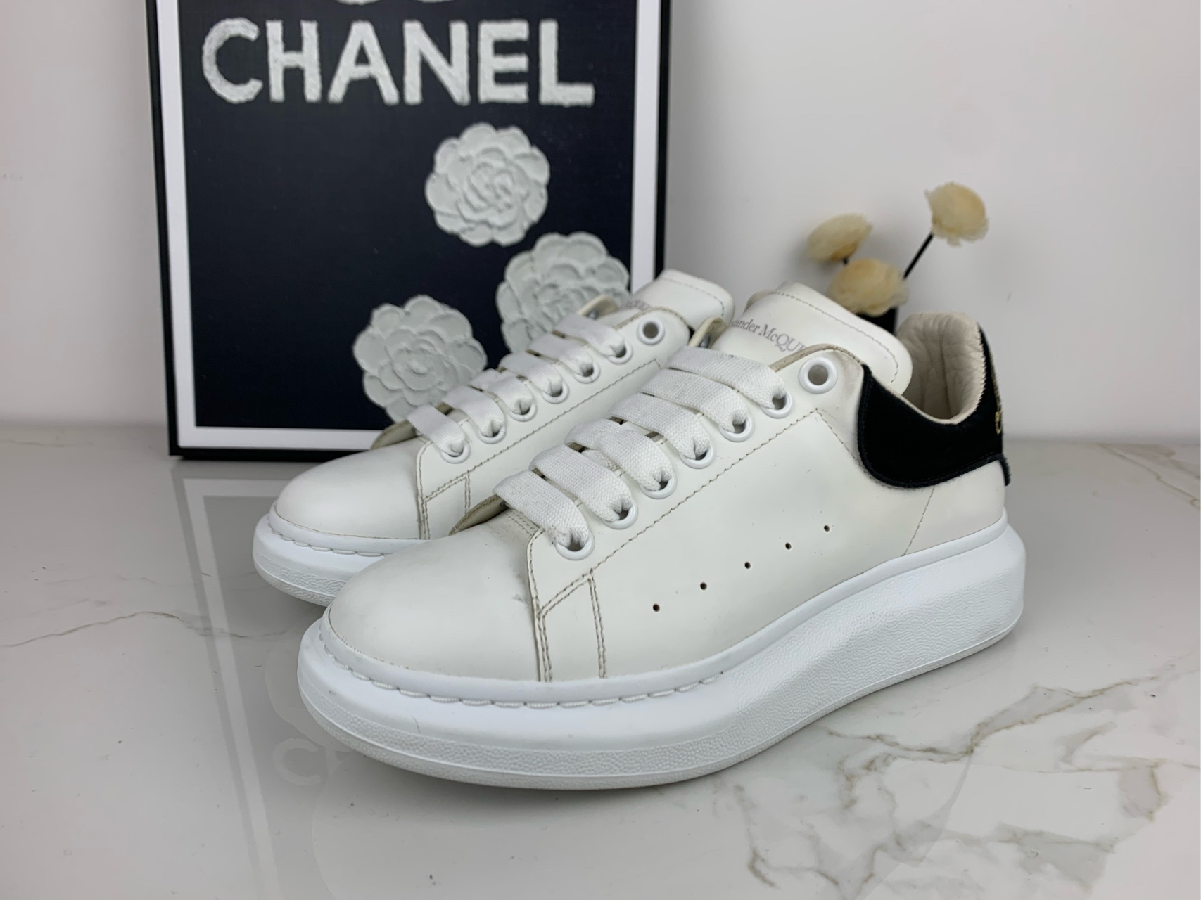 99新 Alexander McQueen/亚历山大·麦昆 黑尾骷髅39码/jm00085