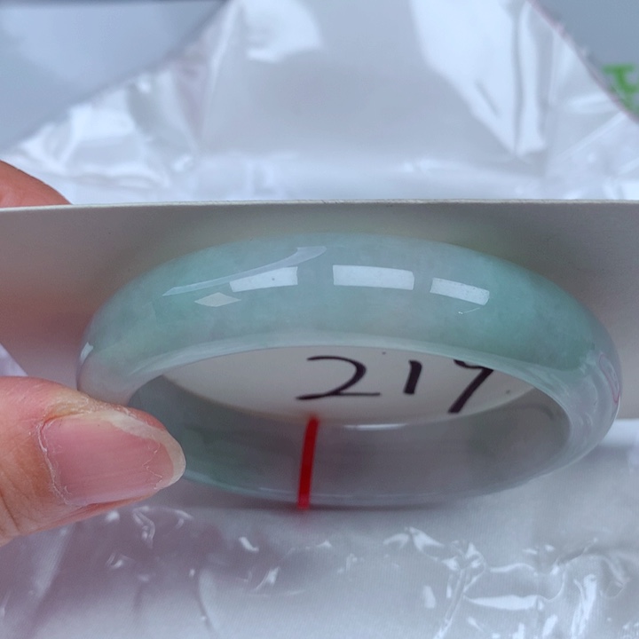 翡翠手镯未镶嵌翡翠