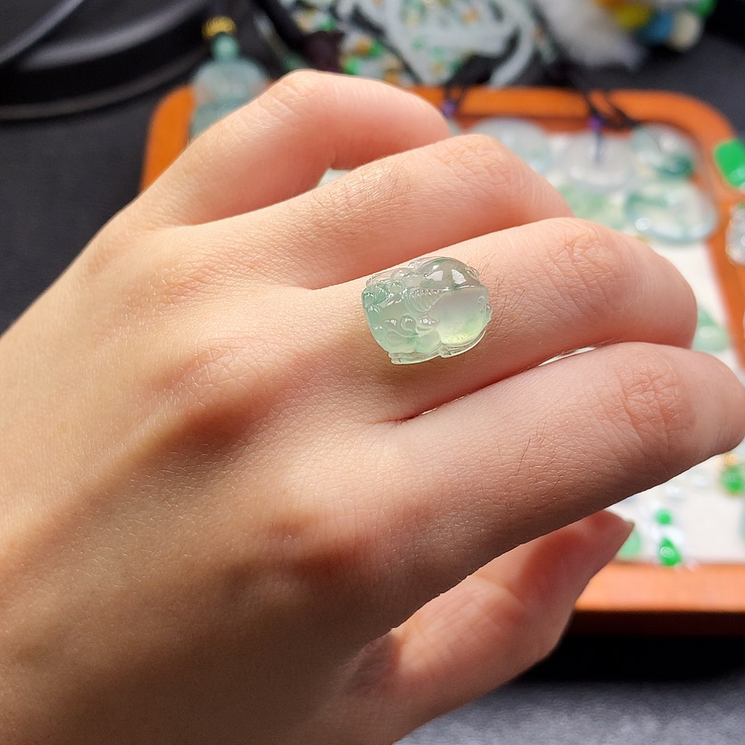 吊坠(不含链)未镶嵌翡翠貔貅