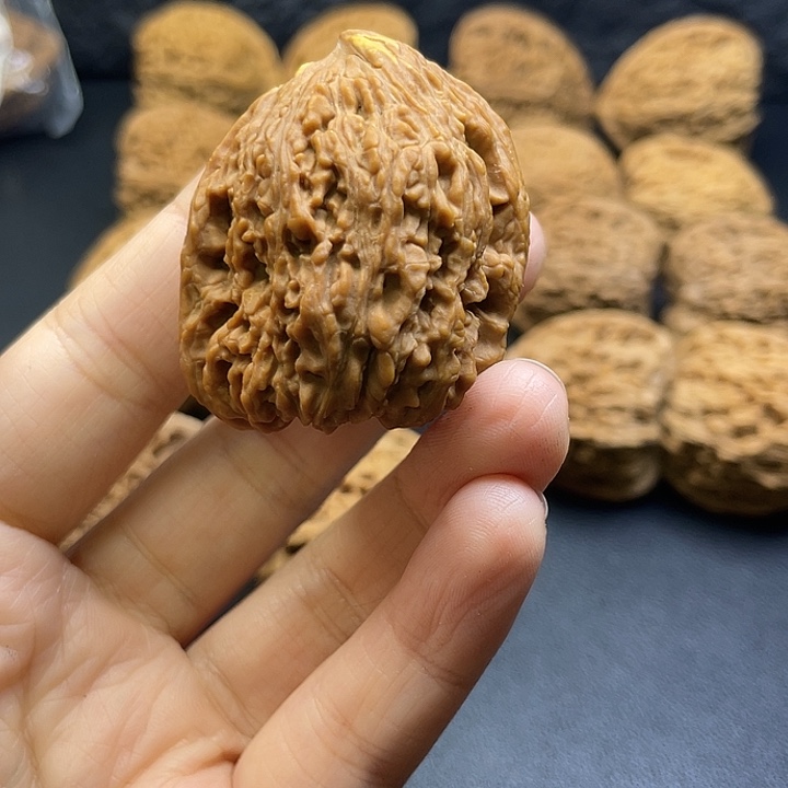 方***5文玩核桃吊坠南疆石