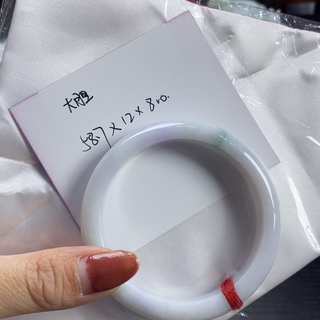 翡翠手镯未镶嵌大**阿天然翡翠