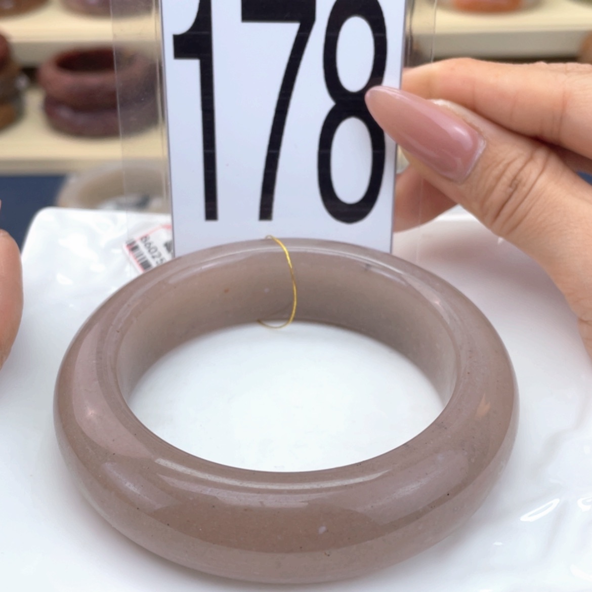 【闪购商品】石英质玉手镯未镶嵌