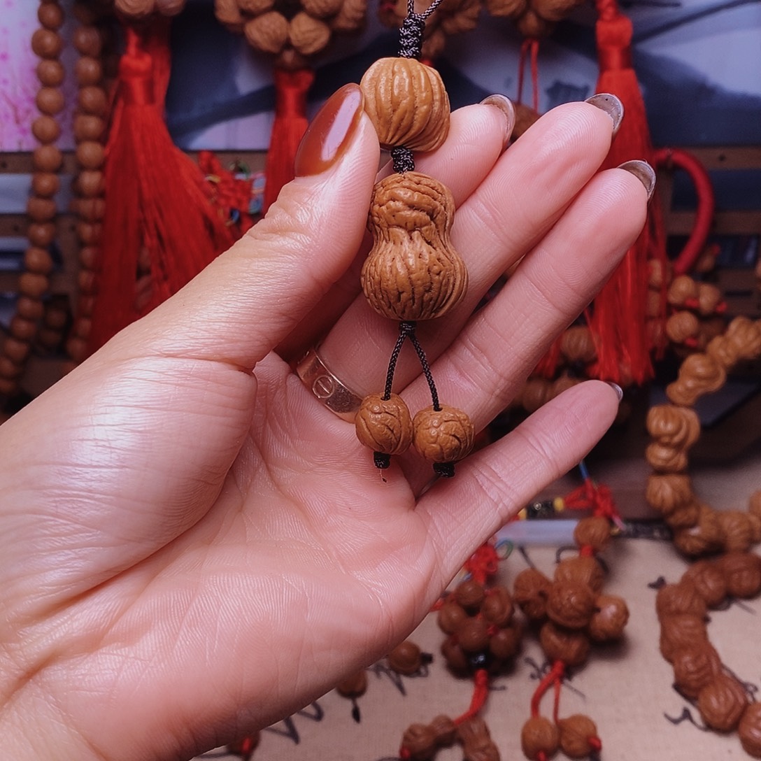 桃核吊坠龙纹桃枭