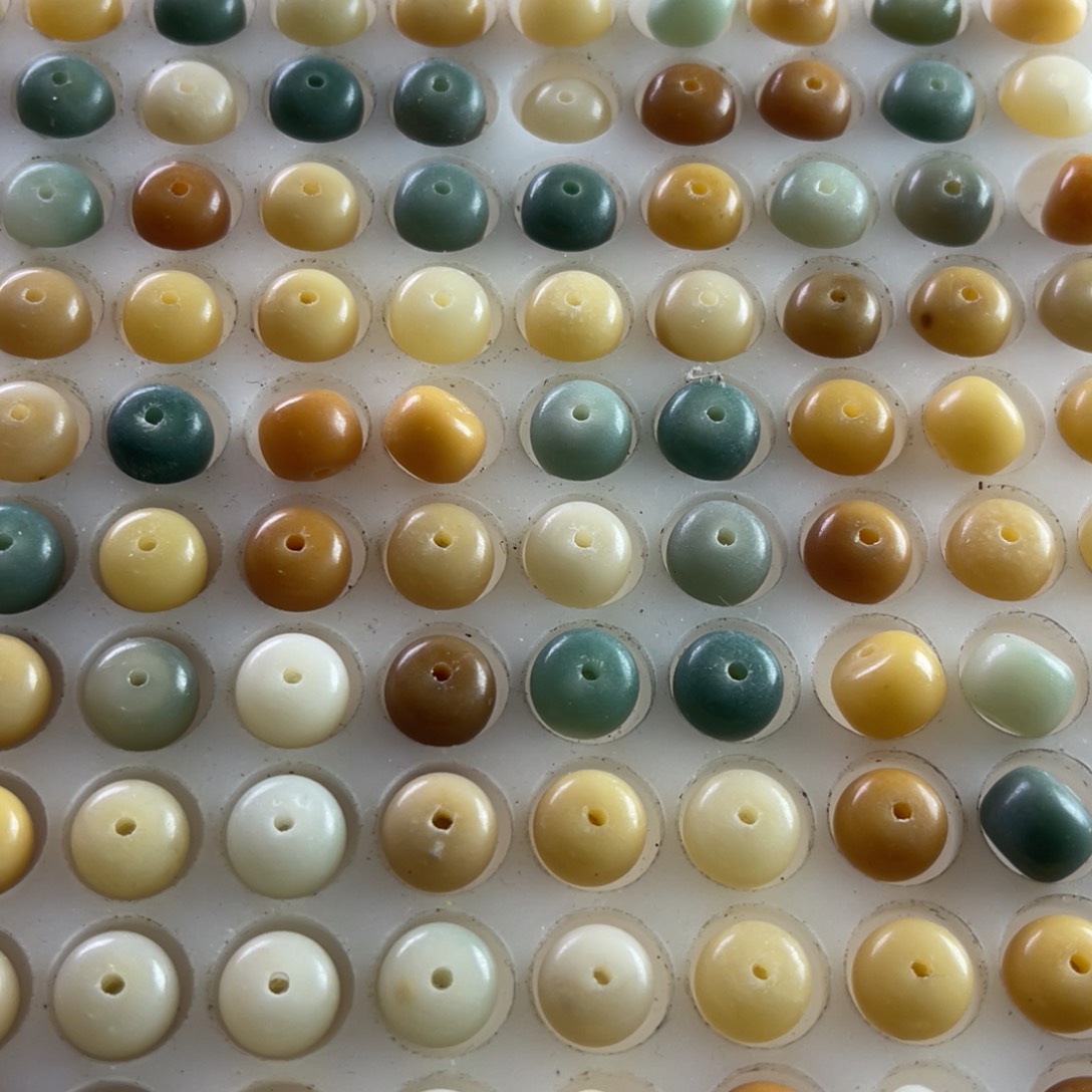 吊坠白玉菩提瑕疵10-8多宝桶珠200颗