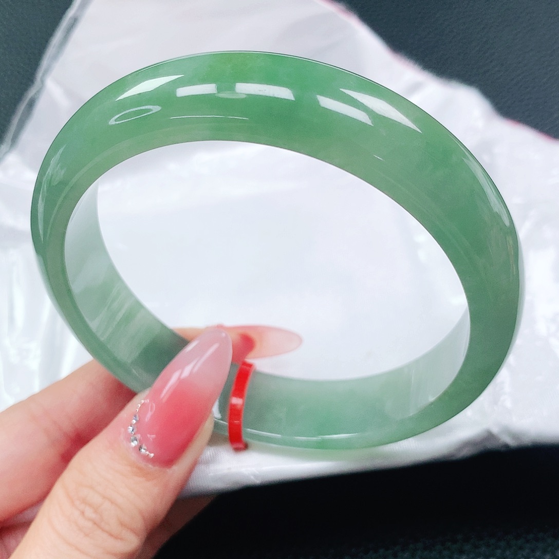 翡翠手镯未镶嵌Z****62圈