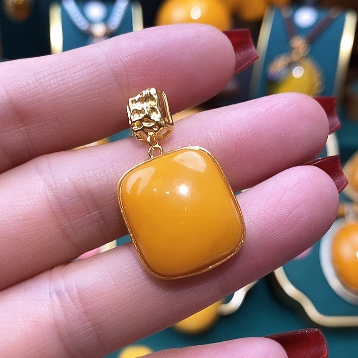 蜜蜡颈饰银S925镀金镶嵌