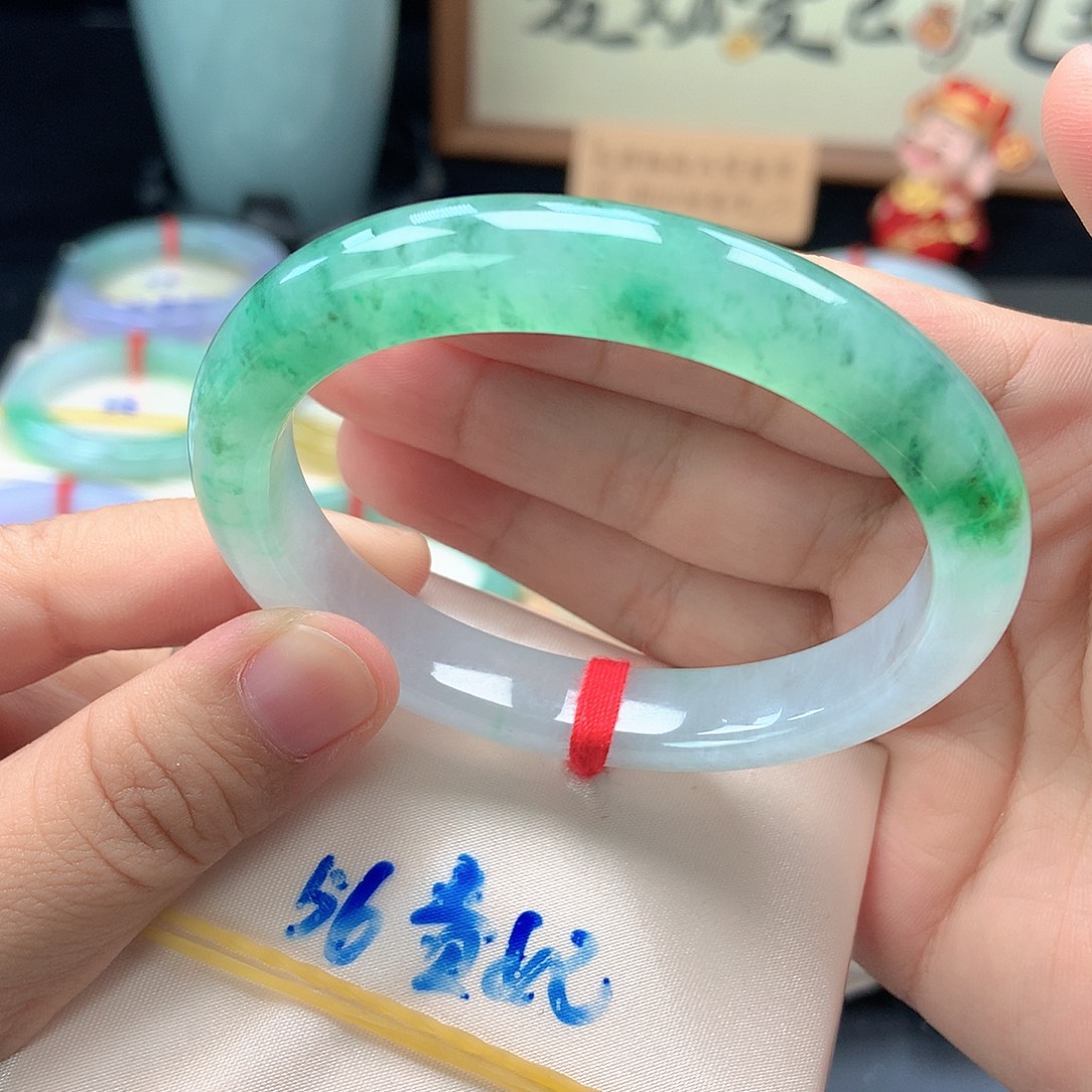 未镶嵌手镯翡翠34号半山水