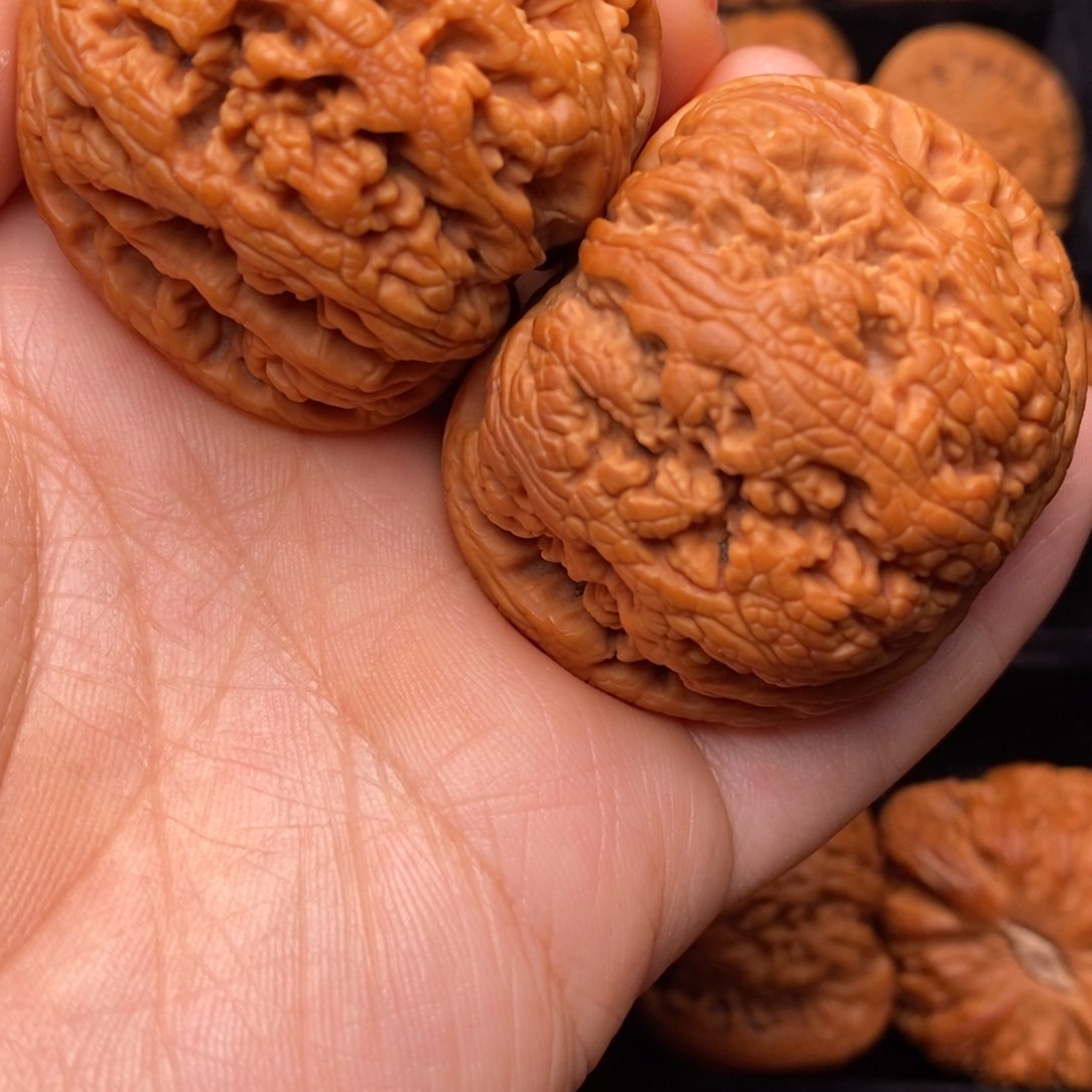 文玩核桃吊坠秦岭野生核桃