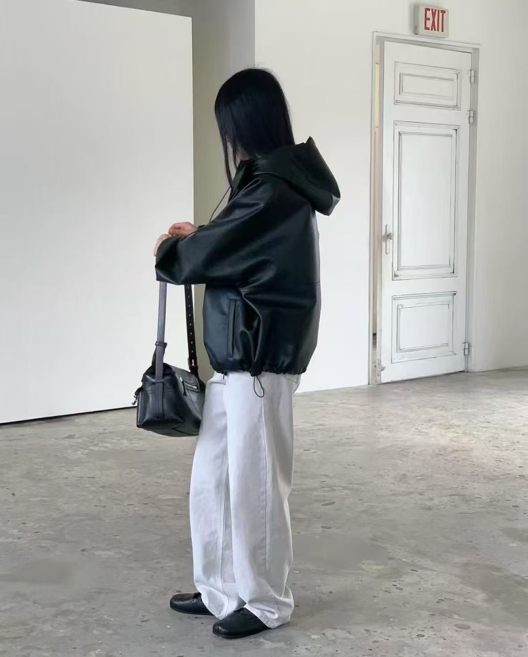 秋季韩版休闲宽松型加绒橡筋下摆秋冬厚款皮衣常规连帽时尚