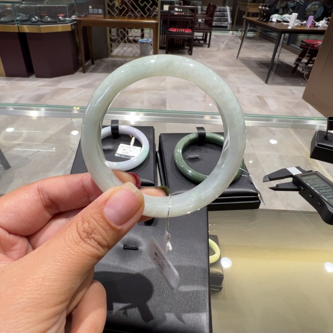 翡翠手镯未镶嵌油青