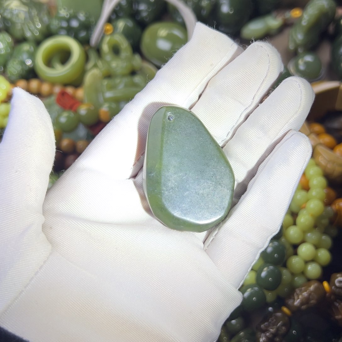 岫岩老玉（透闪石质玉）挂件未镶嵌