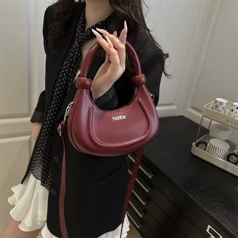 【阿芳专属】秋冬斜挎包手提小包包新年新款红色单肩包