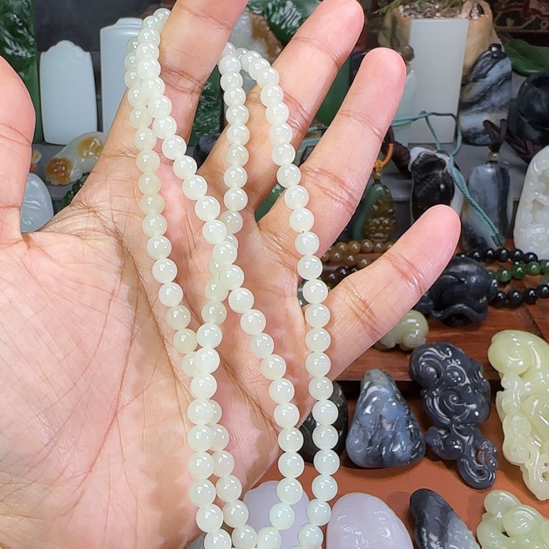 和田玉颈饰未镶嵌