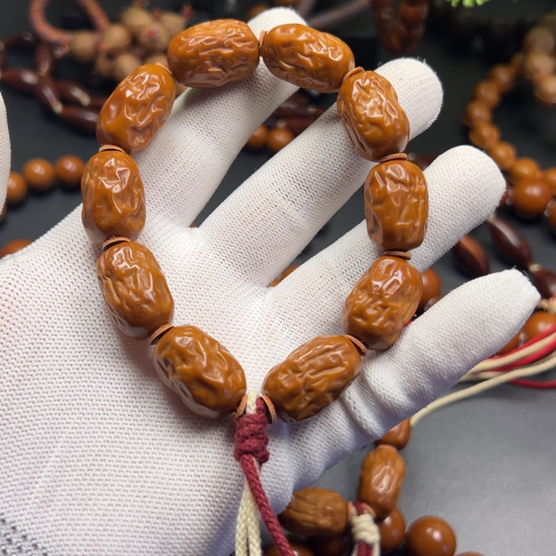 沐***@1.4百年老树铁核红枣