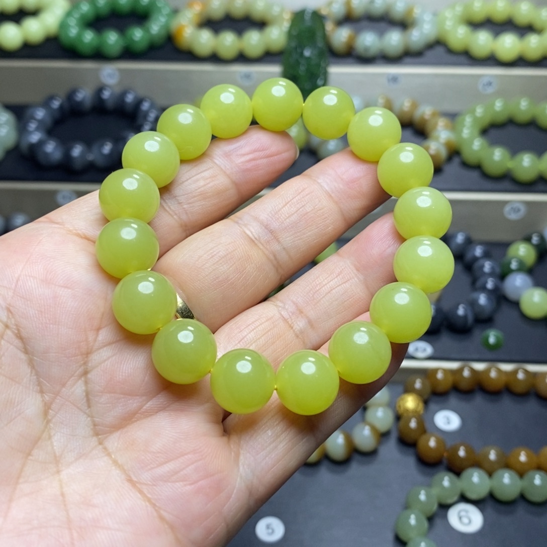 和田玉未镶嵌手串