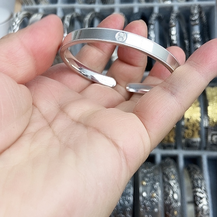 无足银小*姐万花筒银手镯