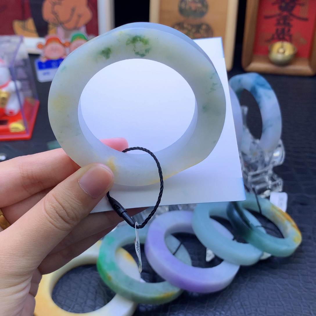 定制翡翠未镶嵌翡翠手镯