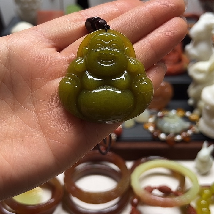 蛇纹石玉吊坠未镶嵌