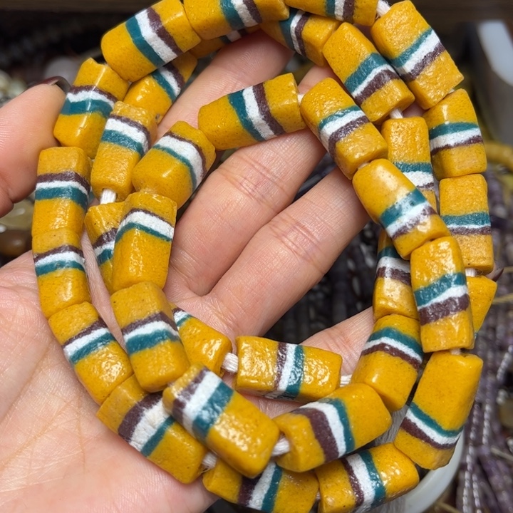 颈饰玻璃3857一条