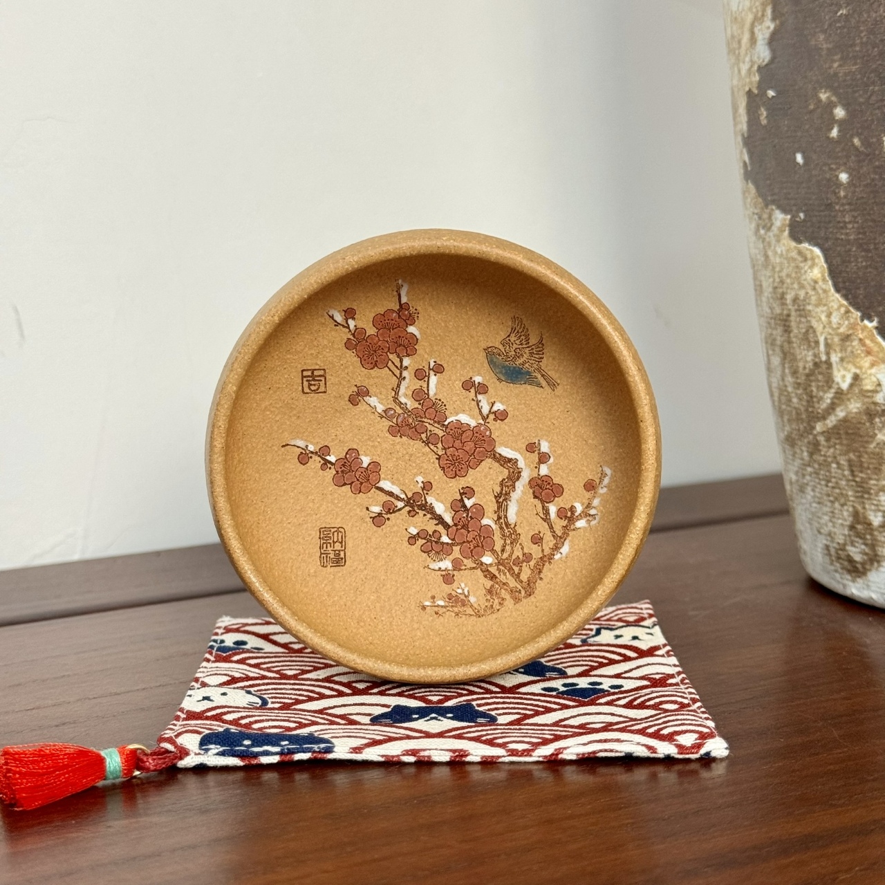 宜兴徐俊紫砂杯手刻手绘梅花主人杯普洱杯原矿黄降坡茶杯100ml