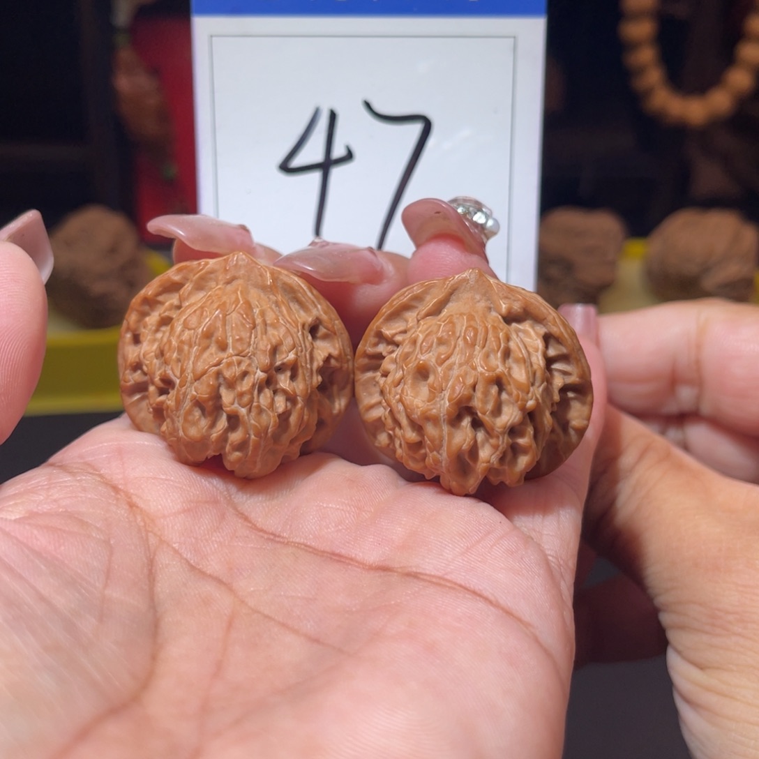 文玩核桃吊坠47号一日红