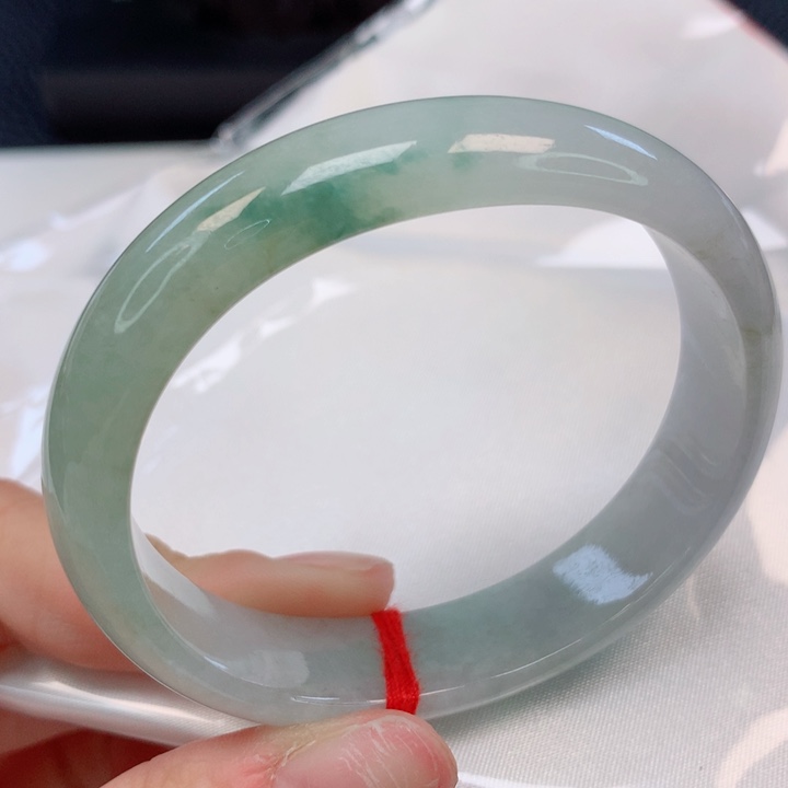 翡翠手镯（贵妃镯）未镶嵌