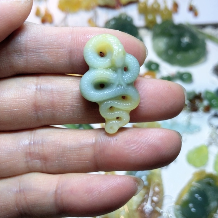 【闪购商品】蛇纹石玉耳环未镶嵌