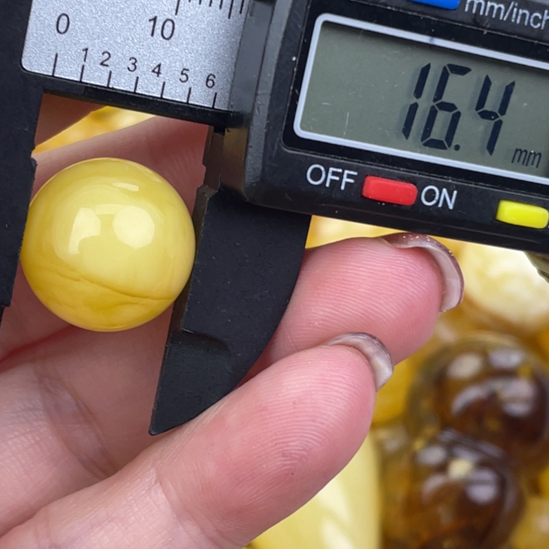 未镶嵌蜜蜡裸石145
