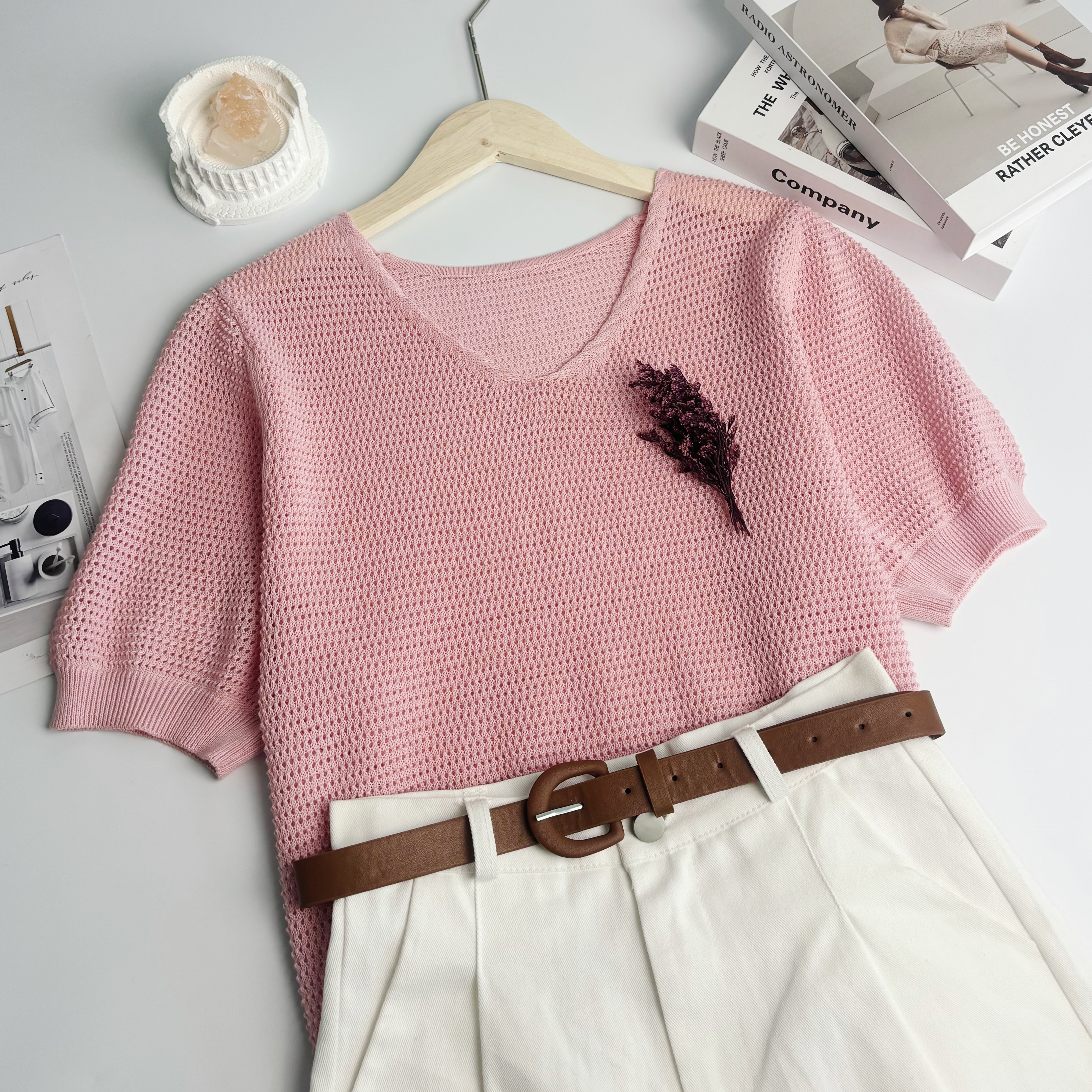 玲姐定制-V领纯色微镂空微透字母小图标款罩衫针织短袖146521