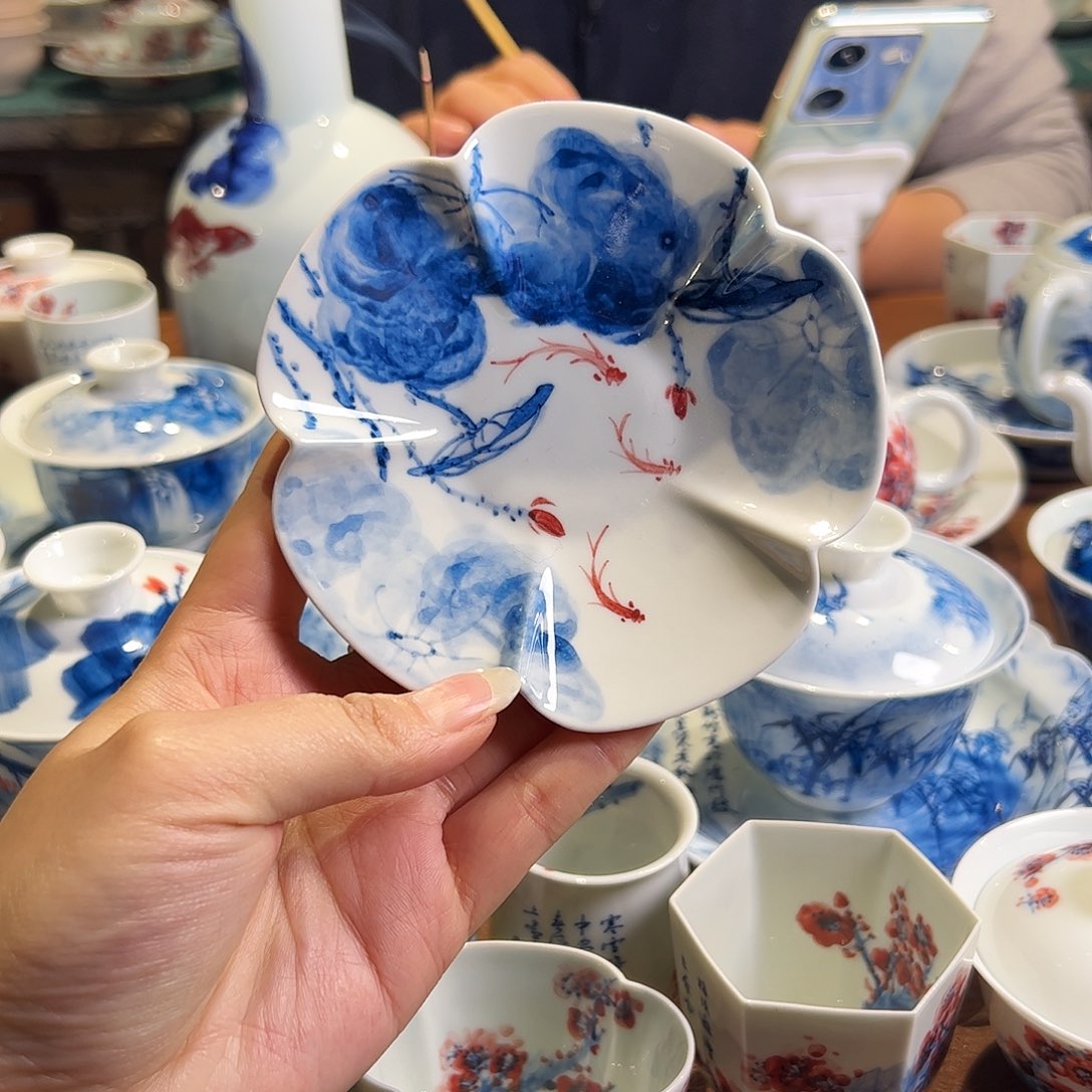 青花手绘荷花杯垫