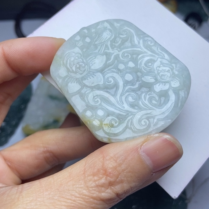 翡翠颈饰未镶嵌翡翠