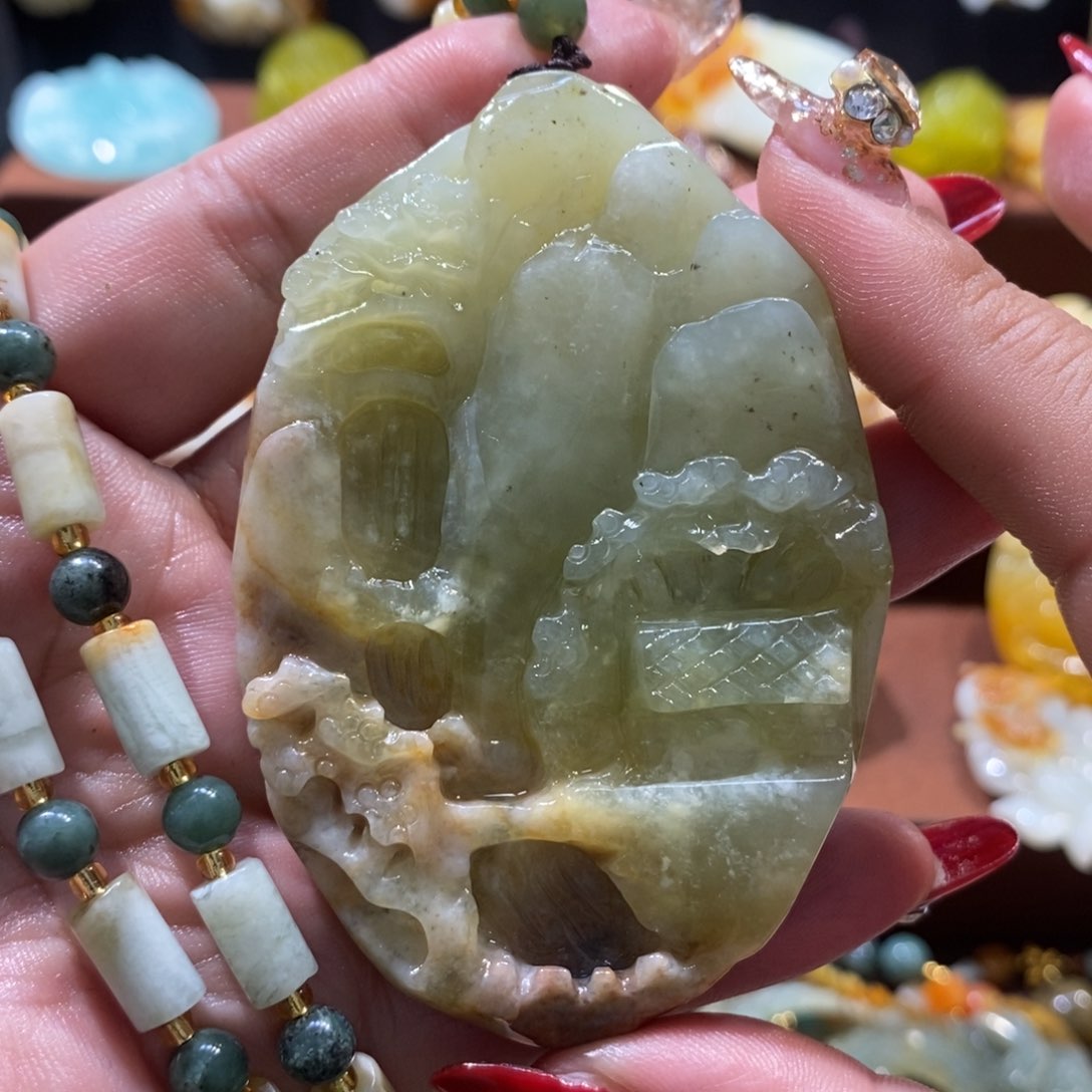 蛇纹石玉颈饰未镶嵌