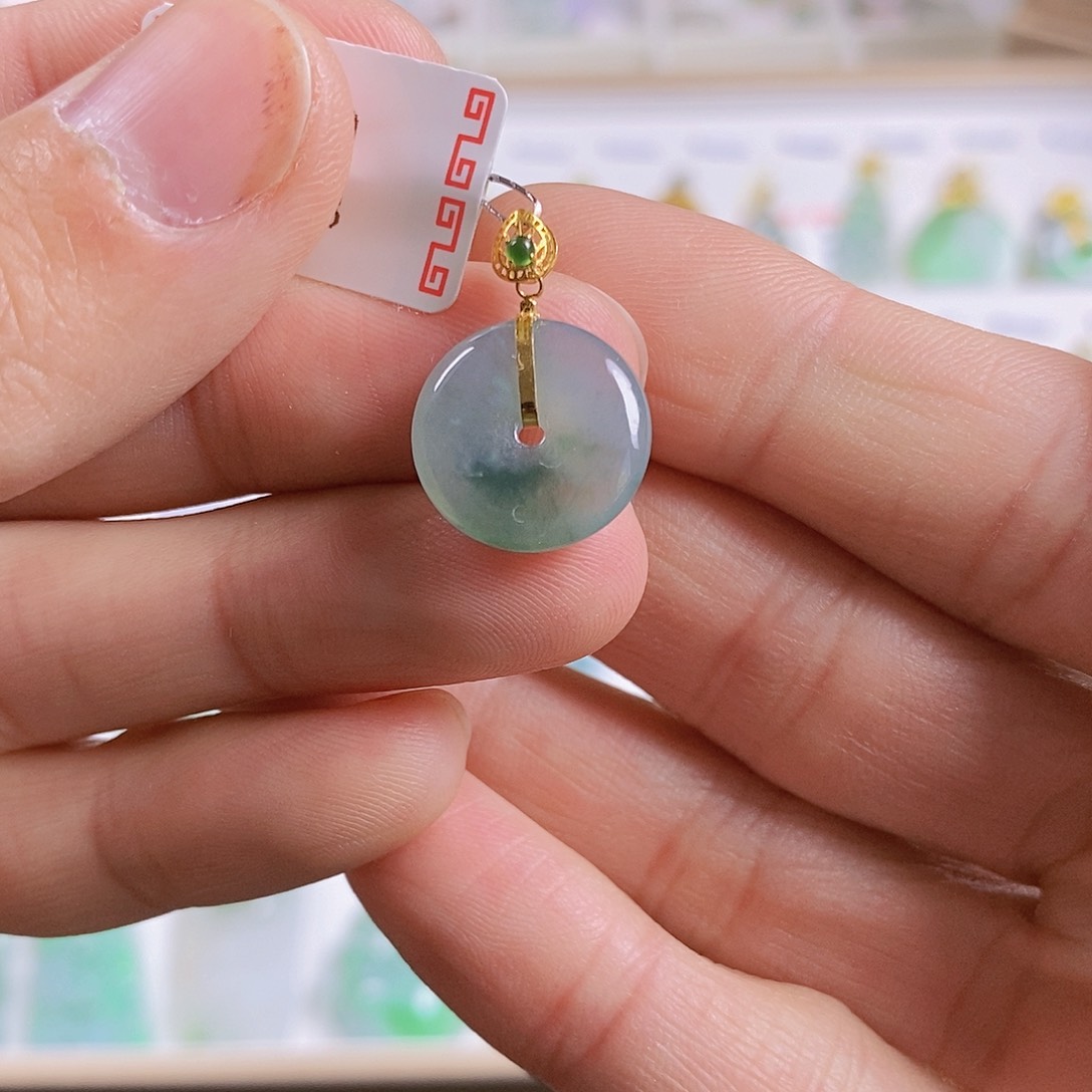 翡翠颈饰18K金镶嵌翡翠