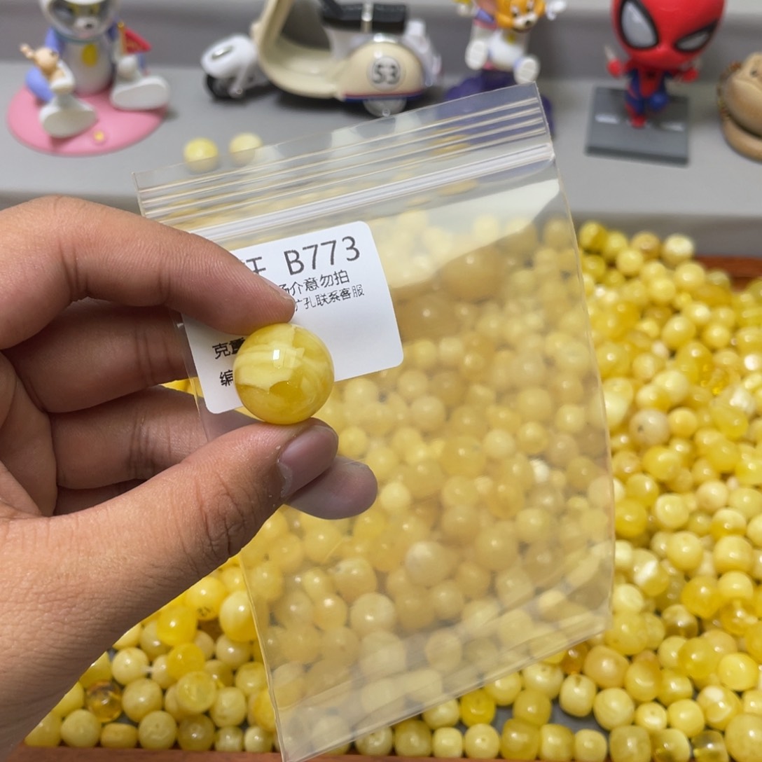 琥珀珠宝奇石未镶嵌