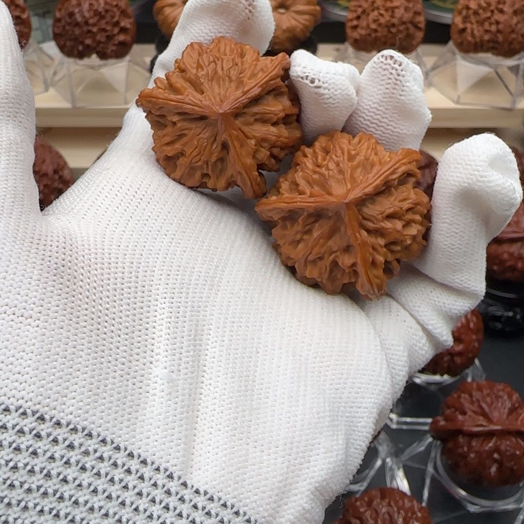 文玩核桃吊坠35盘山三棱