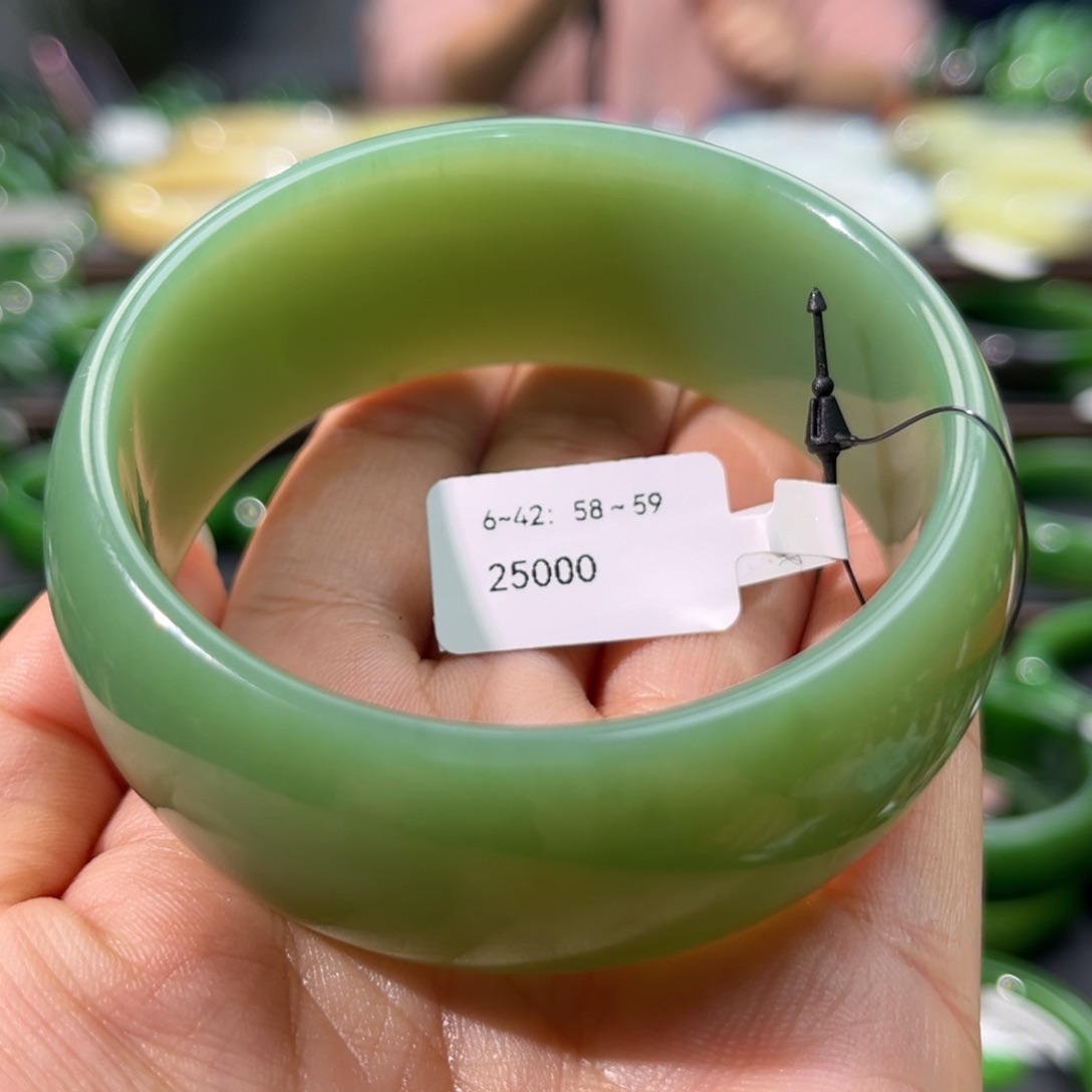 和田玉（碧玉）手镯未镶嵌