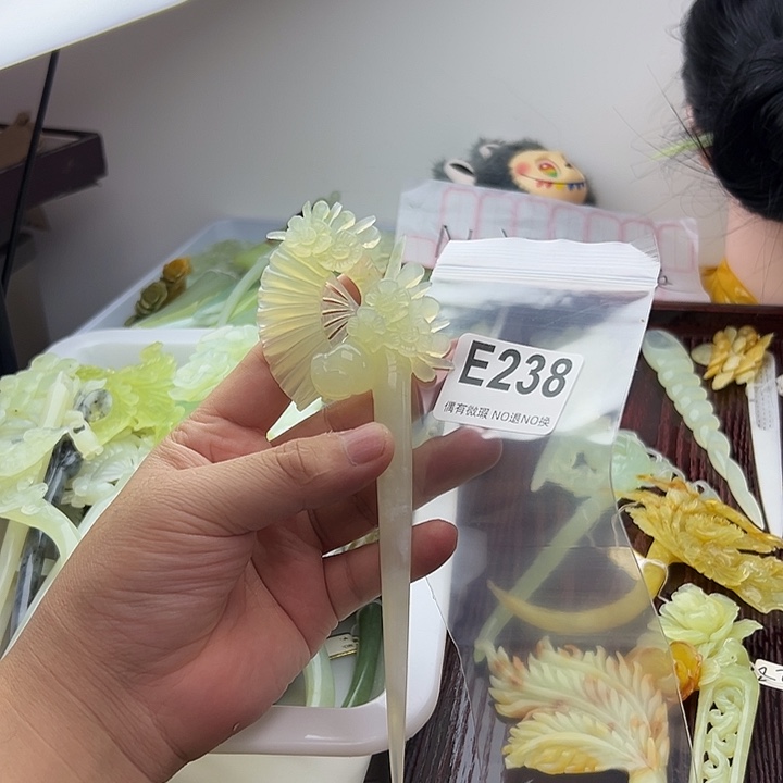 人***易蛇纹石玉合金发饰