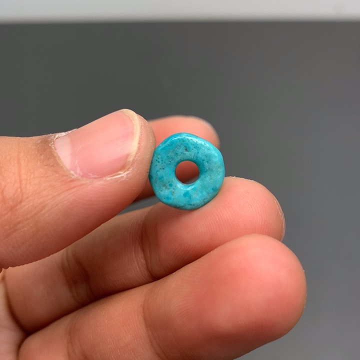 绿松石颈饰未镶嵌