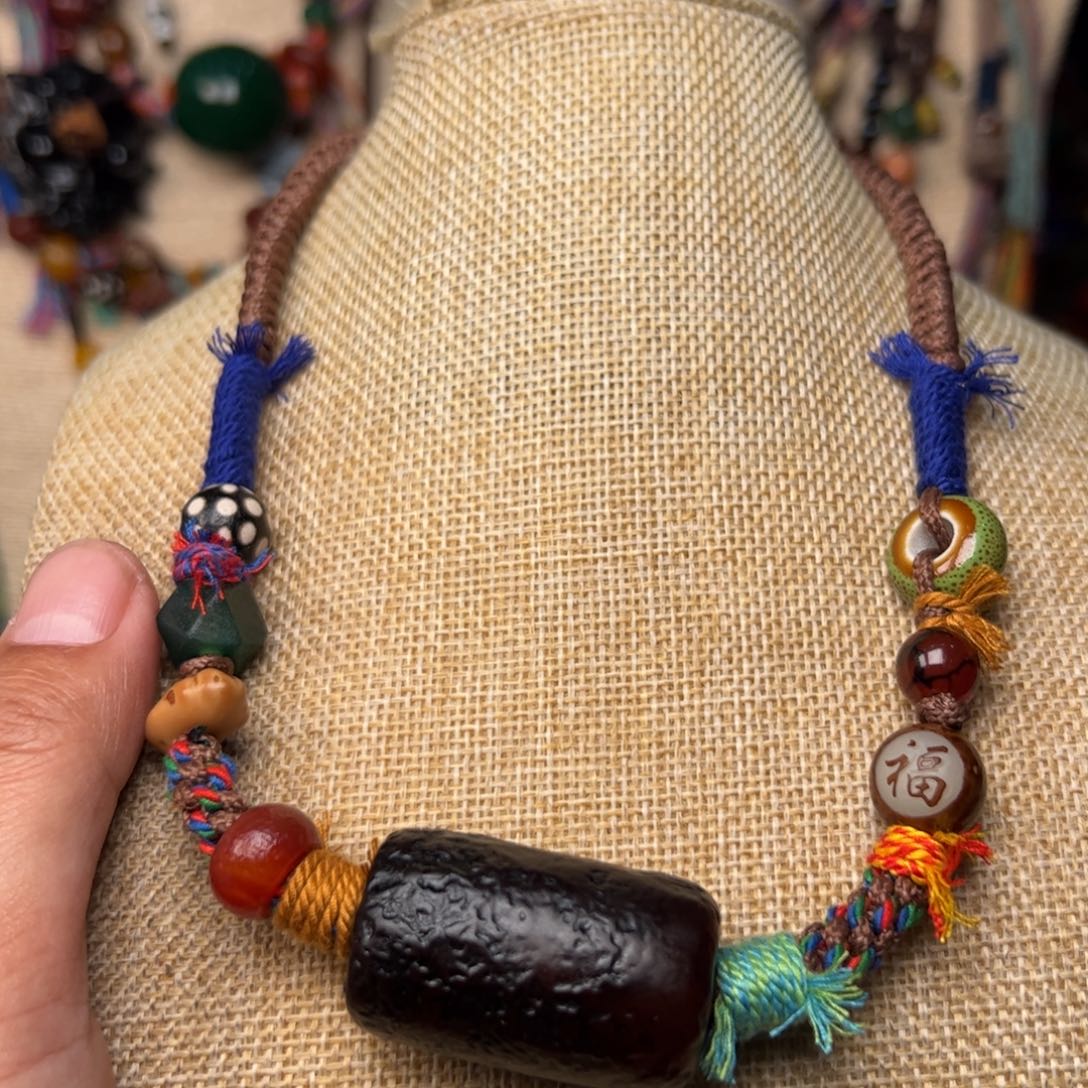 玛瑙/玉髓颈饰未镶嵌