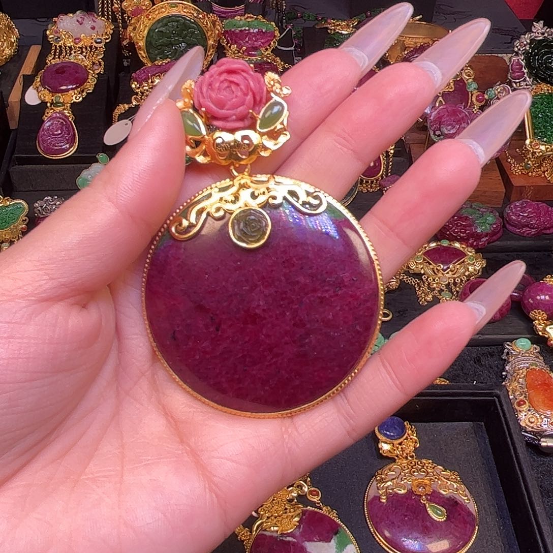 银S925镶嵌红宝石颈饰