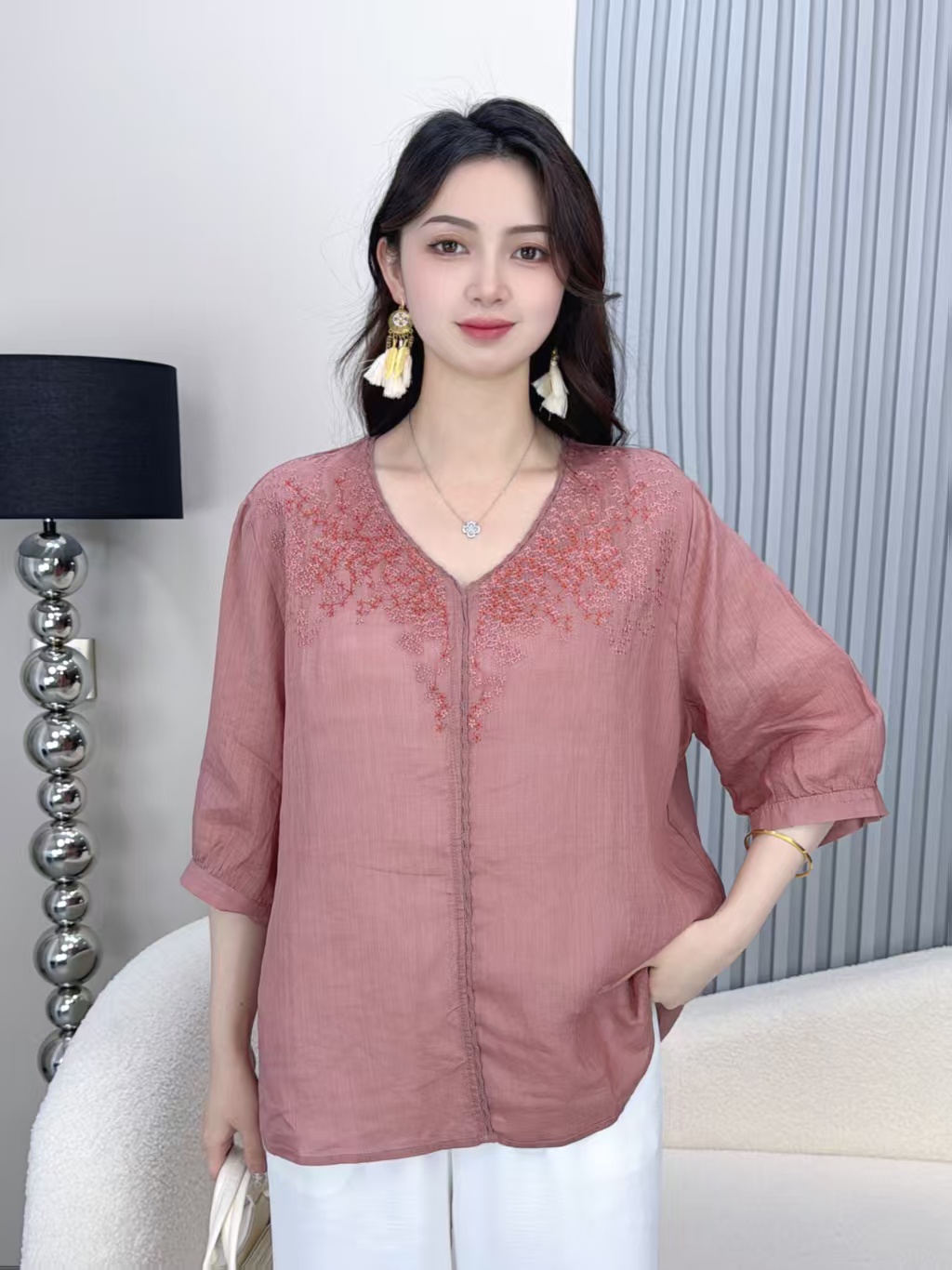 中年妈妈夏装新中式棉麻上衣女高端亚麻苎麻衬衫2025新款。