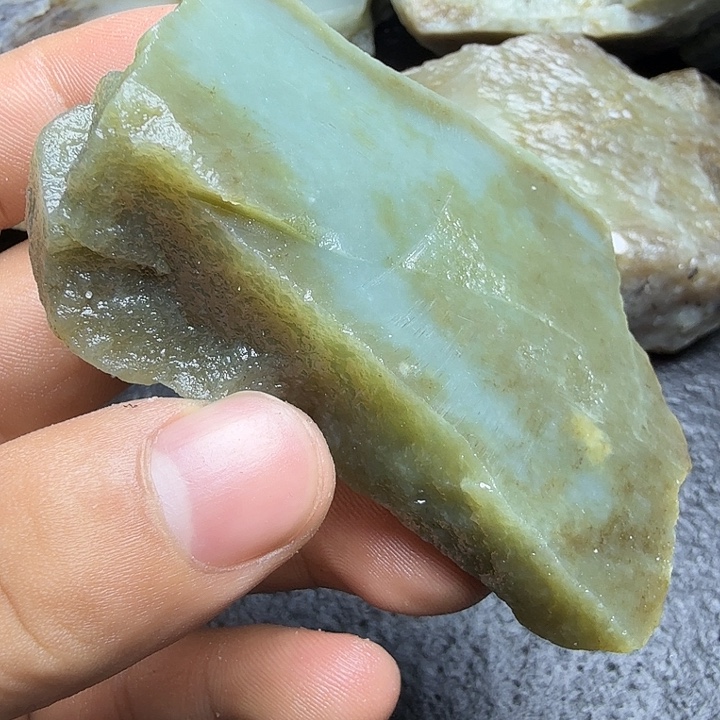 和田玉（糖玉）未镶嵌珠宝奇石