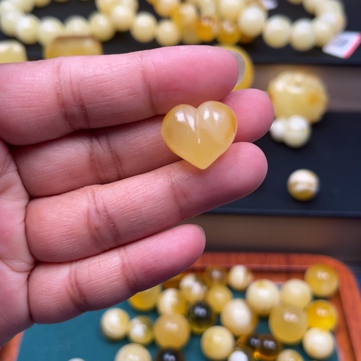 琥珀未镶嵌珠宝奇石M164号蜜蜡屁桃