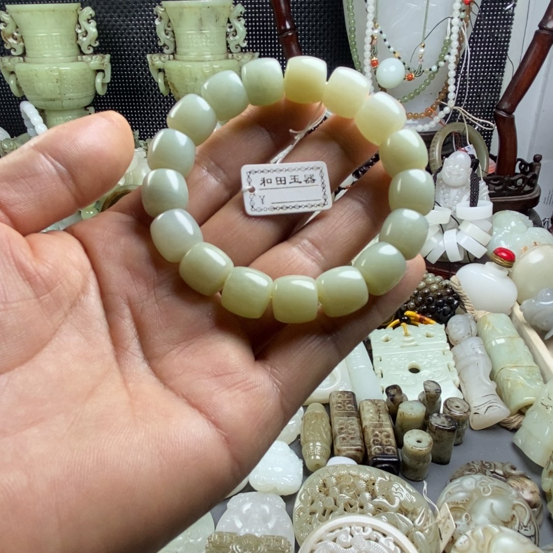 和田玉（糖玉）未镶嵌颈饰