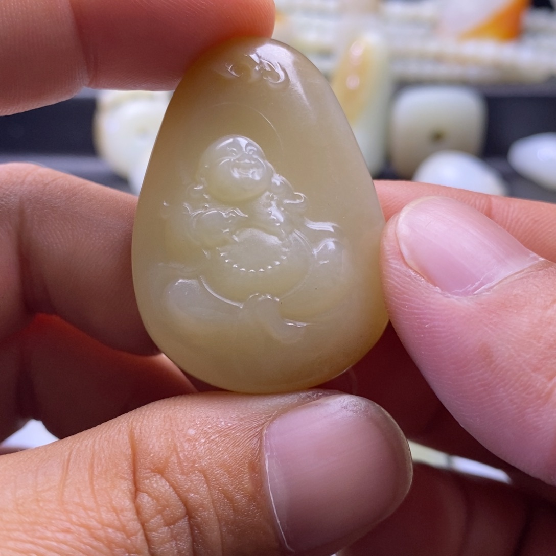 幸***人和田玉未镶嵌颈饰