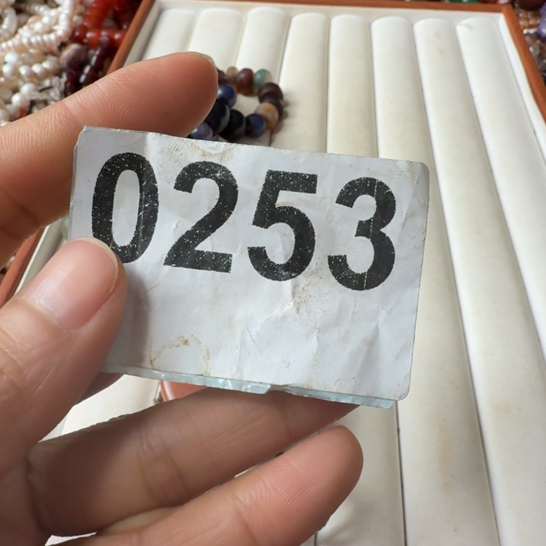 重***哥玛瑙/玉髓未镶嵌颈饰