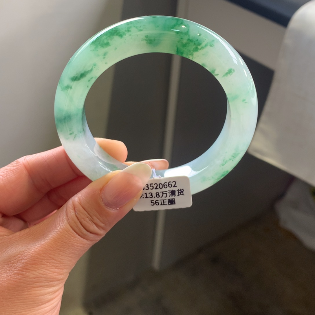 翡翠手镯未镶嵌冰种白底飘绿花56正圈