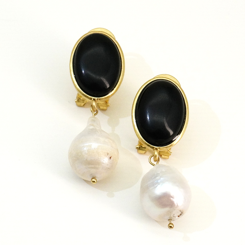 铜合金耳饰 E2轻奢黑白珍珠坠耳钉法式优雅时尚耳饰