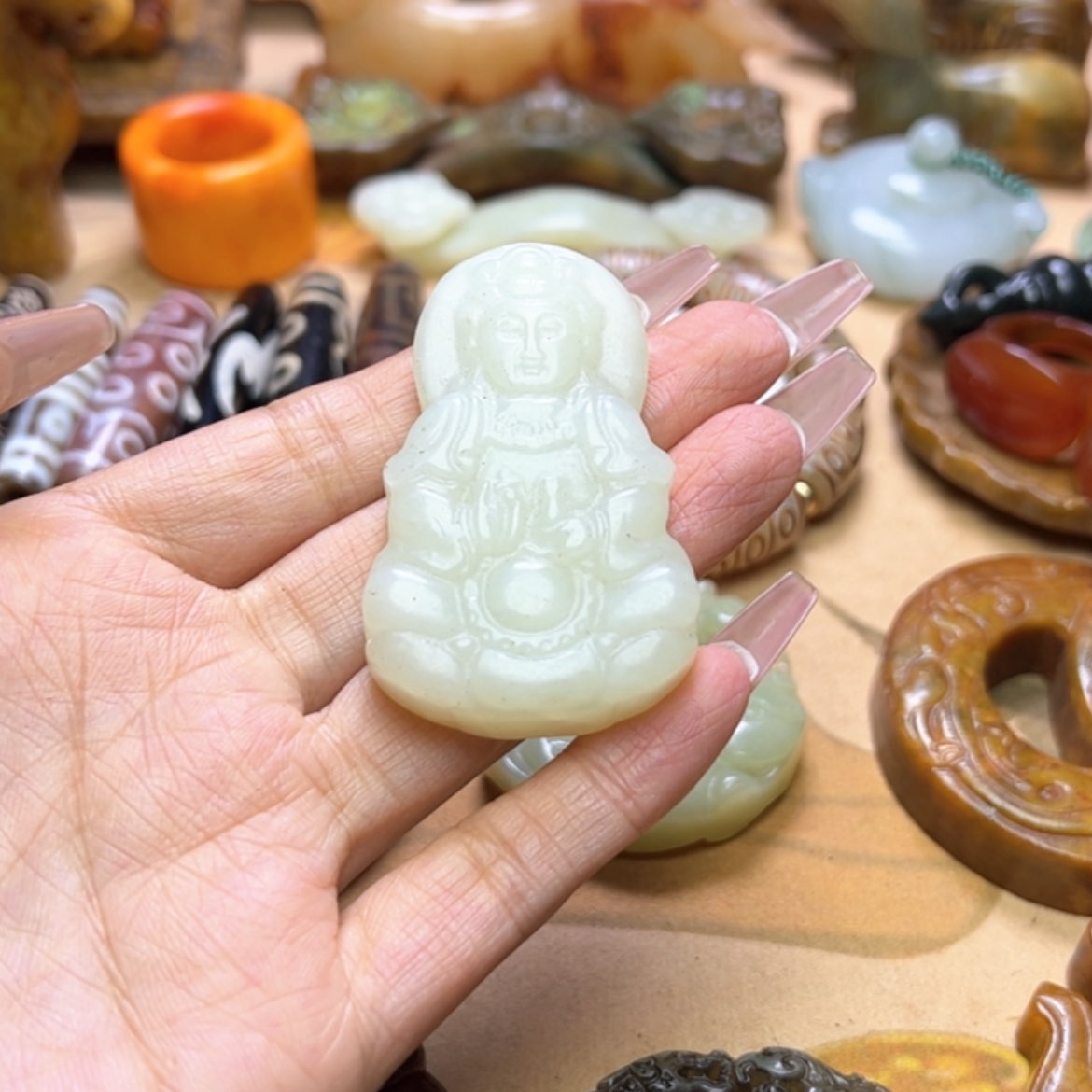 【闪购商品】蛇纹石玉颈饰未镶嵌